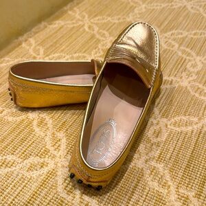 Great condition rose gold Tod’s Loafers Size 39 / 9